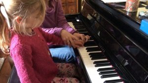 Начальное обучение фортепиано для самых маленьких пианистов