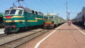 ЧС7-096 отцепляется от состава и отправление ЭР2-1239 со станции Тула-1