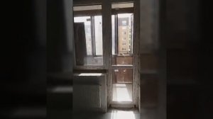 Замена балконной двери, а именно: Срубили порог, и нужна была новая дверь, замер, 6 дней, она стоит