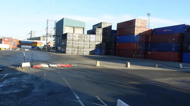Late Start - Tilbury Docks - HGV Container Truck Driving UK Mercedes Actros Cab View POV Video смотреть онлайн