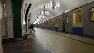 метро ВДНХ, нет посадки // 4 апреля 2019