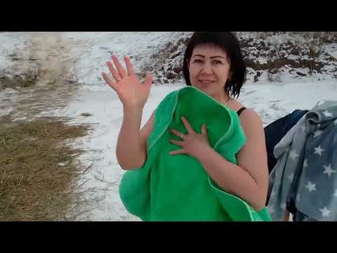 Купание в православный праздник Крещение Господне. смотреть онлайн