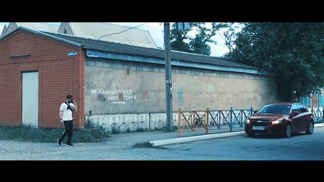 В жизни встречают по одежде, а провожают ли по уму? Как вы думаете? | Социальный ролик смотреть онлайн