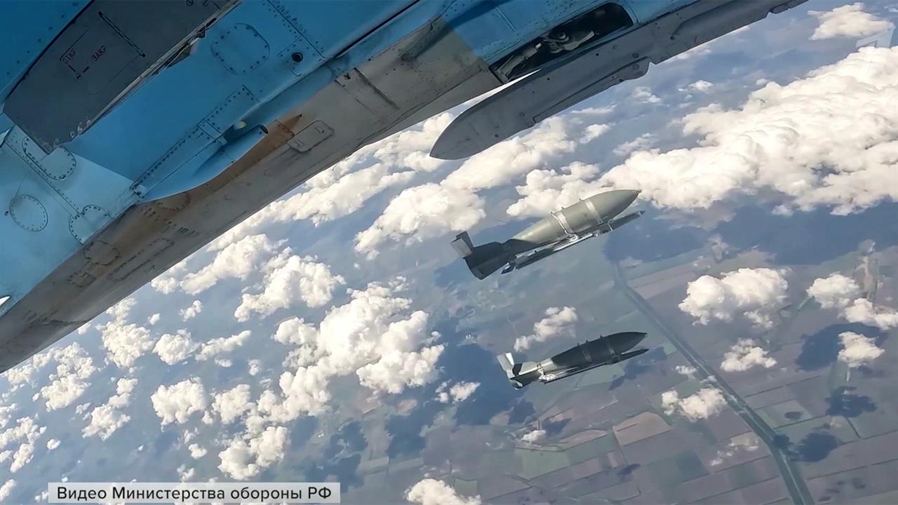 Летчики РФ разгромили опорный пункт противника в зоне ответственности группировки войск "Центр".