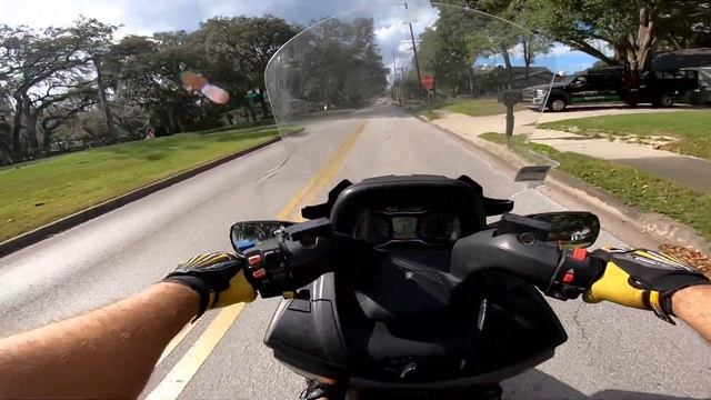 2018 Suzuki Burgman 650 Executive Review and First Ride Its Insane!!!! смотреть онлайн