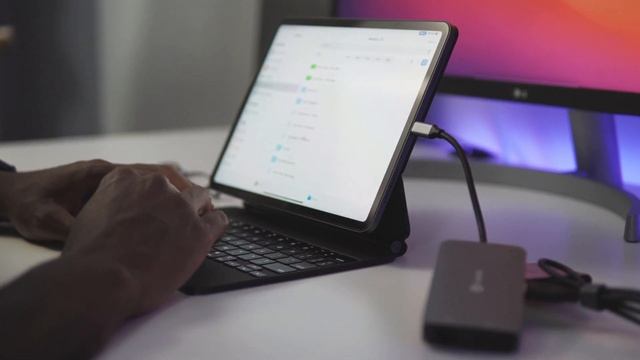 Why YOU Should Buy The iPad Pro in 2020! смотреть онлайн