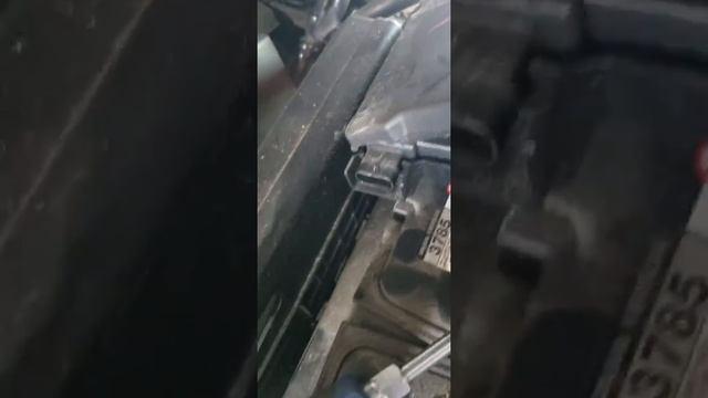 Battery replacement on a Chevrolet Malibu 2013 - 2015 смотреть онлайн