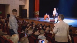 В драмтеатре прошёл концерт экс-участника шоу “Уральские пельмени” Сергея Нетиевского