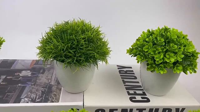 Искусственные растения в горшках