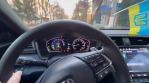 Обзор гибридной Honda Insight 2020.