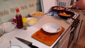 Мясо в горшочках