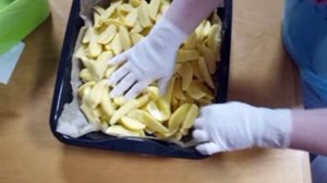 Жареная картошка в духовке.