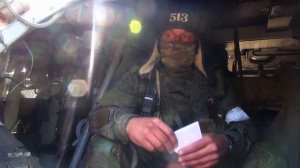 Дети пишут письма участникам спецоперации на Украине.