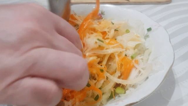 ДВА ПРОСТЫХ ,БЮДЖЕТНЫХ,НО ТАКИХ ВКУСНЫХ САЛАТА ИЗ ДАЙКОНА(редьки) смотреть онлайн