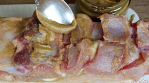 Грудинка запеченая с чесноком и горчицей