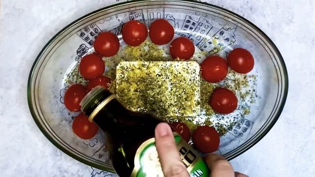 Паста с сыром Фета, запечённым в духовке с помидорами Черри. Тренд из штатов или блюдо из ТикТока?