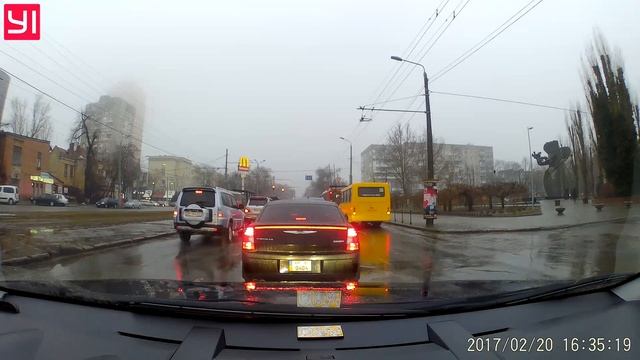 Одесса . Езда по зимним улицам. Слякоть и грязь. Февраль