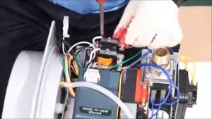 Ремонт котла Kiturami KSOG 50   70   Замена реле циркуляционного насоса