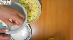 Готовим картошку в микроволновке. Быстро и вкусно. Картофель с плавленым сыром колбаской и шпинатом