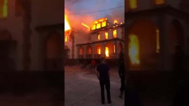 На Украине сожгли храм Иова Почаевского в Черниговской области