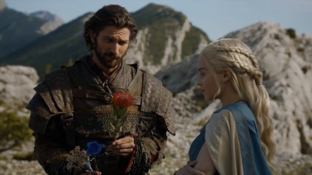 Daario gives Dany some flowers + Path to Meereen: Full Scene (S04 E01) смотреть онлайн