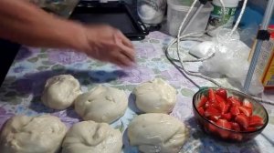 Рогалики с клубникой / Жизнь в селе.