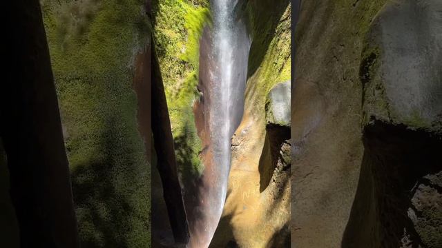 4K UHD UltraHD/Relaxing/Meditation/Ambience/Beautiful Waterfall/River/Beautiful Views