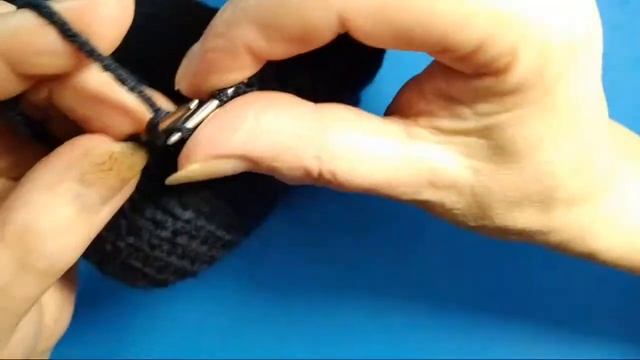 Вязаная повязка на голову #вязаниеспицами смотреть онлайн