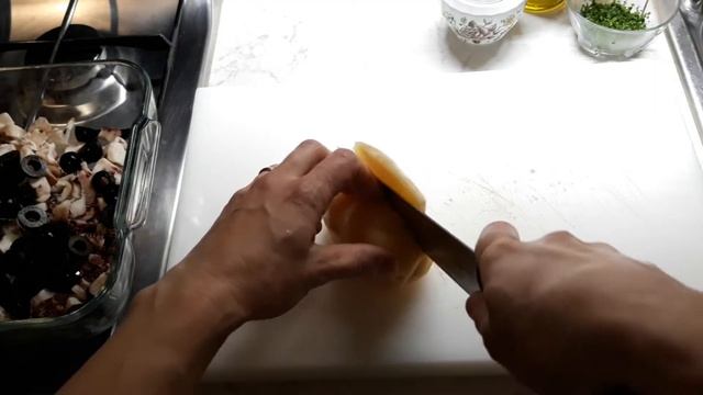 Салат из осьминога и картофеля / Insalata di polpo e patate смотреть онлайн