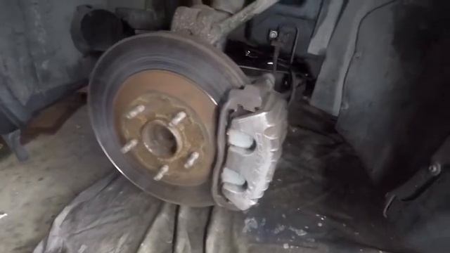 Painting The Calipers On The 1998 C5 Corvette смотреть онлайн