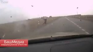 УЖАС!Два мотоциклиста жестко разбились о легковушку