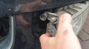 How to remove and replace Skoda Superb MK2 Fog / DRL bulb.