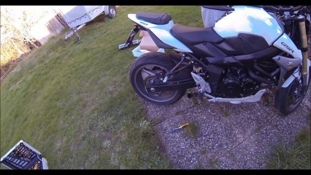 Suzuki Gsr 750 BOS vs Hurric Pro II смотреть онлайн