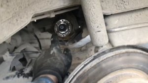 Замена тормозных дисков и колодок. Замена приводов от V12. BMW e32.