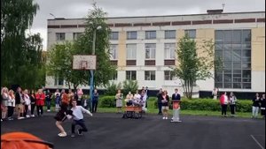 Парный танец на выпускной с поддержками