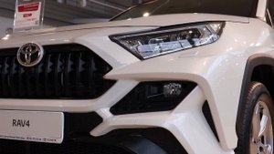 Toyota RAV4 в обвесе KHANN обзор 2020