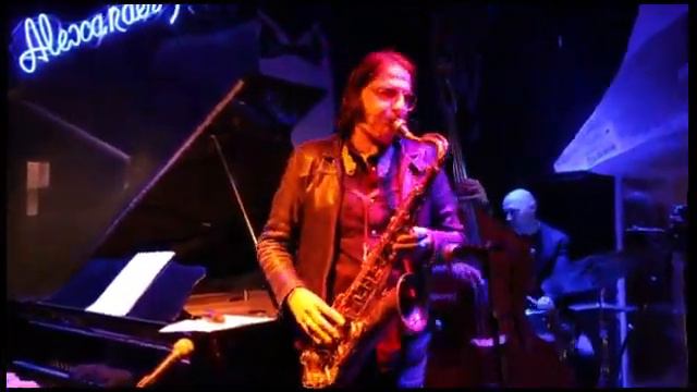 Max Ionata in quartetto all'Alexanderplatz, tra grandi classici e brani originali
