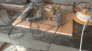 Облицовка столешницы  крупноформатным керамогранитом 1600  на 800 мм .