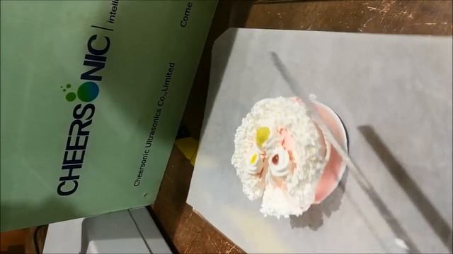 Ультразвуковая резка пирога с днем рождения, кремового торта смотреть онлайн