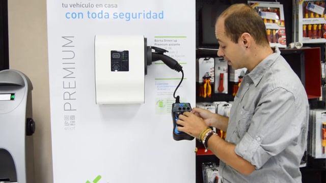 Probando estaciones de recarga con el comprobador de VE 1532 Metrel смотреть онлайн