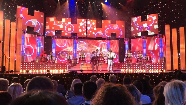 Валерий Сёмин и детский театр "Ласточки" "ИГРАЙ, ГАРМОНЬ" смотреть онлайн