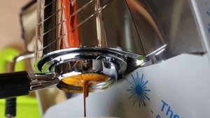 Пролив на Nuova Simonelli Oscar II после помола на Bonafabrica CG83 10.12.2019