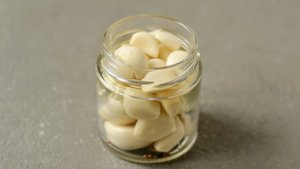 Маринованный чеснок с медом