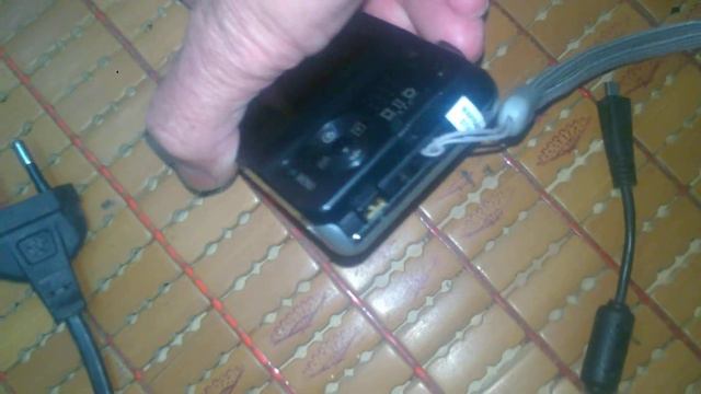 Cách xạc pin cho một cái máy ảnh Sony Steadyshot DSC-W710 смотреть онлайн