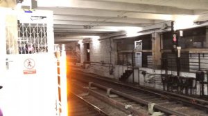 Движение метропоездов по станции метро ДЕВЯТКИНО.