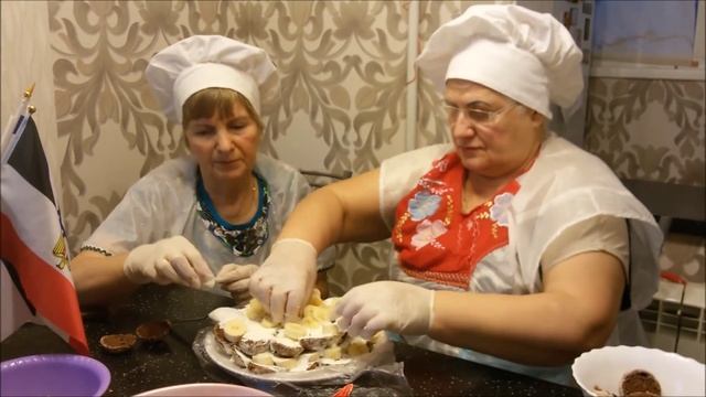 Торт из пряников с бананами и сметаной смотреть онлайн