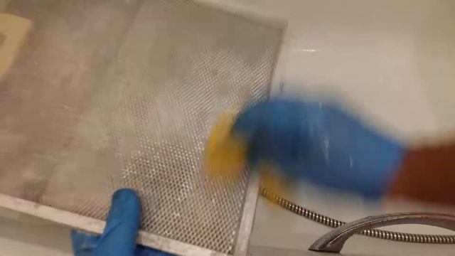 Как очистить СЕТКУ (фильтр) из вытяжки от ЖИРА смотреть онлайн