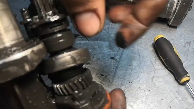 Перфоратор Makita HR2470 (Макита 2470) пропал удар, не бьёт