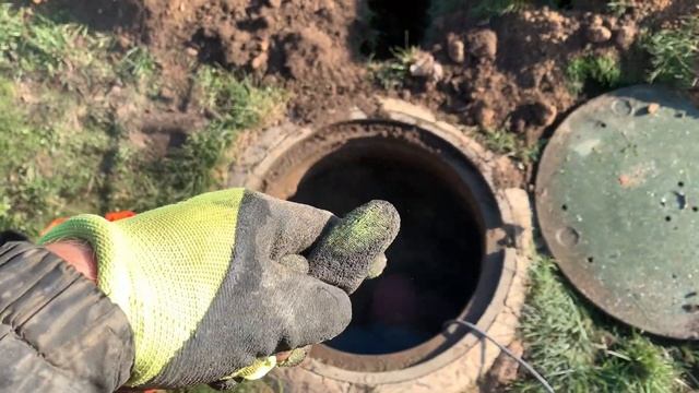 Сделали канализацию , развели трубу по бани  и провели воду в дом . Мега работа !!!