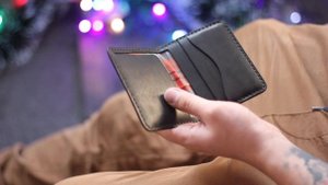 Минималистичный кожаный портмоне ручной работы